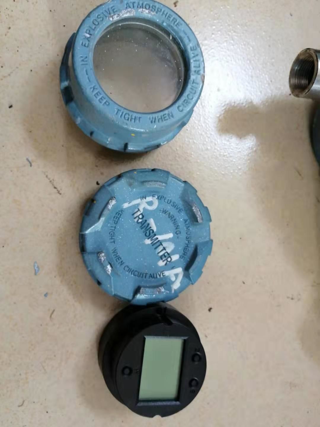 电容差压变送器拆卸查看内部结构