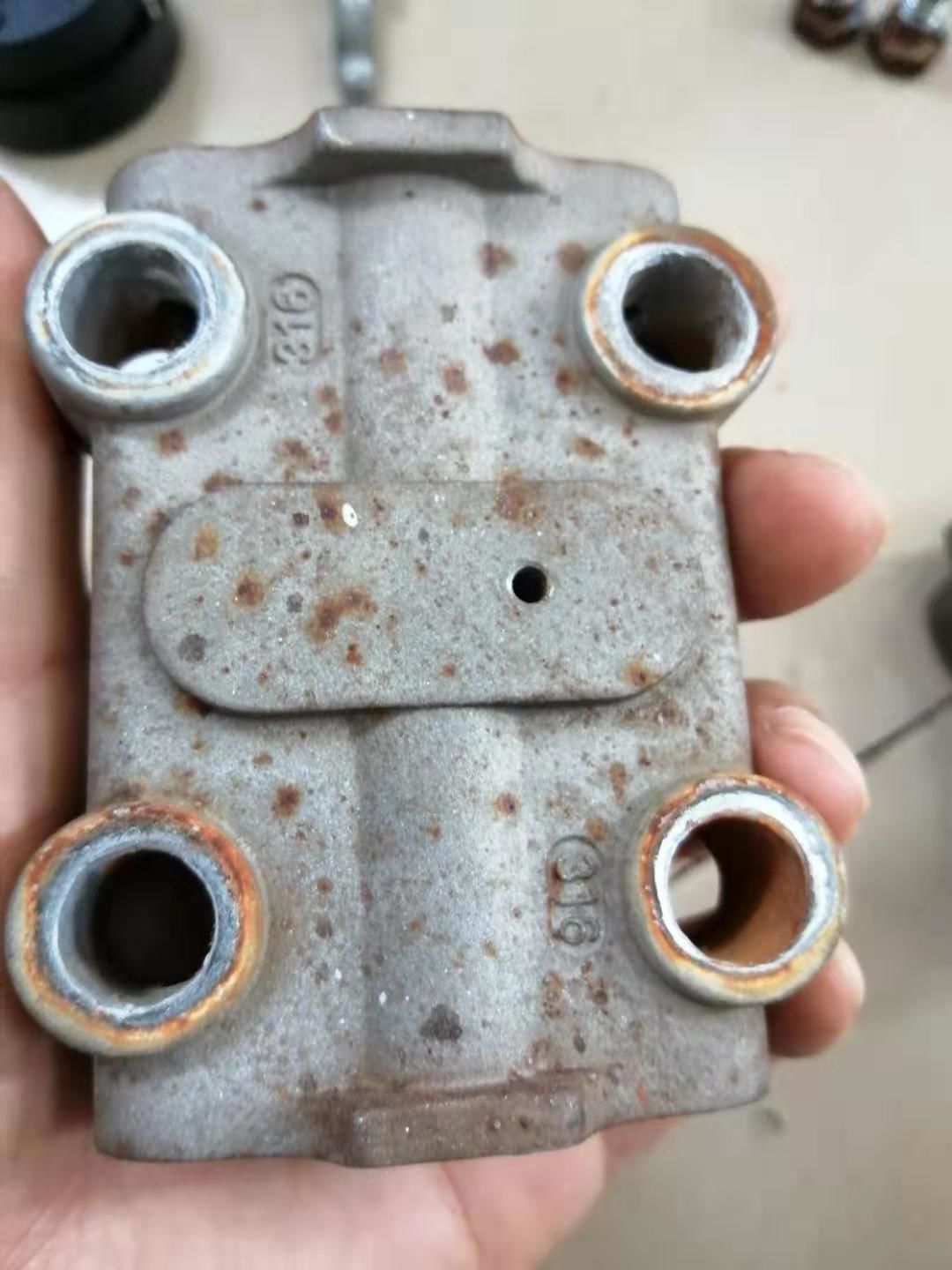 电容差压变送器拆卸查看内部结构