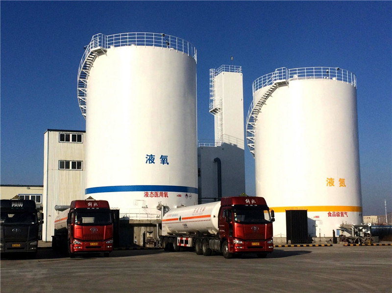 液氧罐配有无线差压式液位变送器，无线浮子液位开关和无线温度变送器
